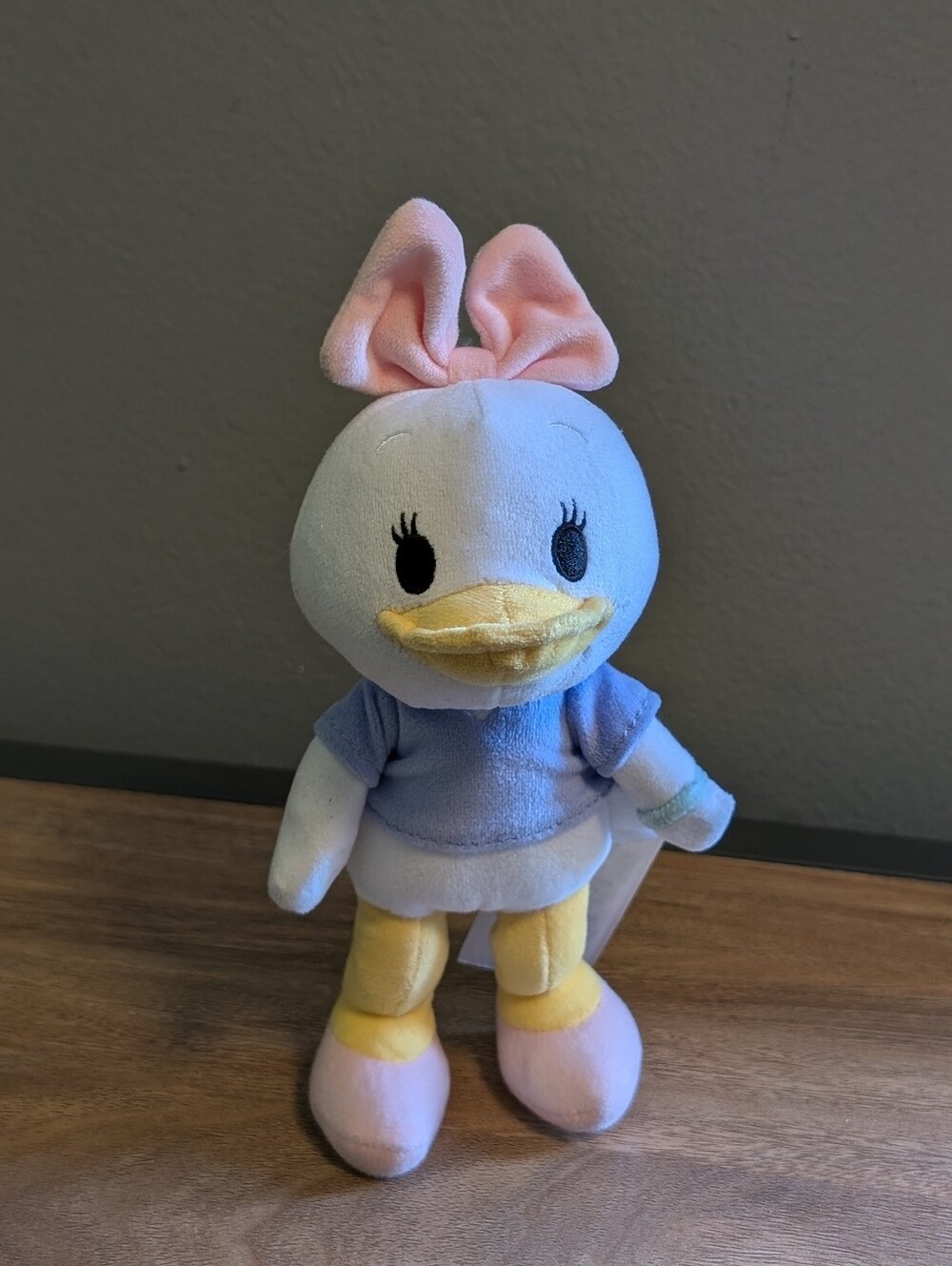 Disney Parks NuiMOs Daisy Duck Plush Doll Posable Magnetic hands